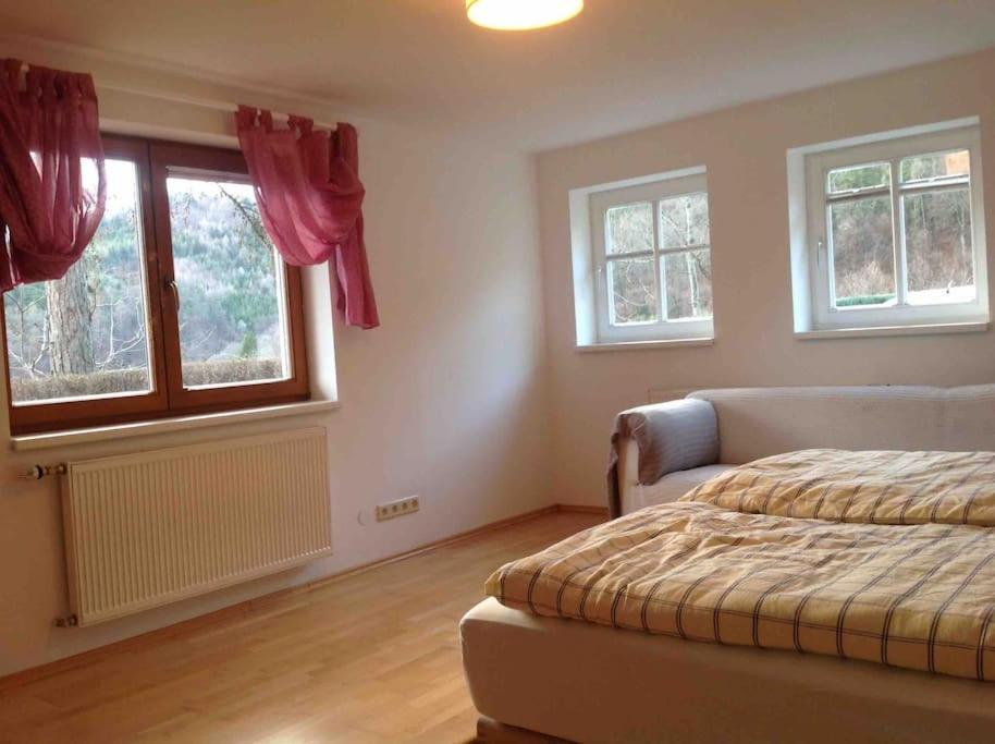 Charmantes Landhaus Mit Garten Und Traumhaftem Fernblick Thal  外观 照片